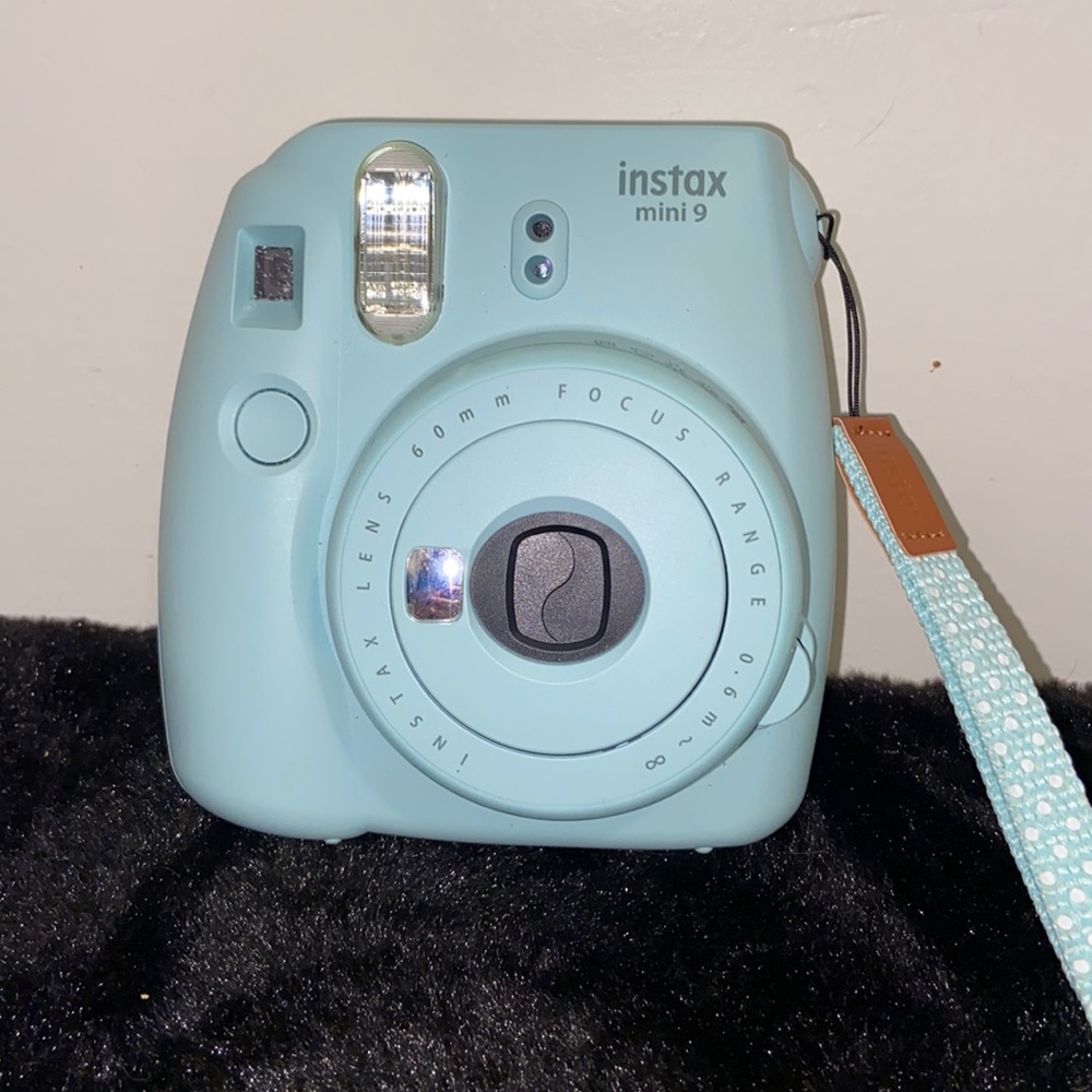 Polaroid instax mini 9